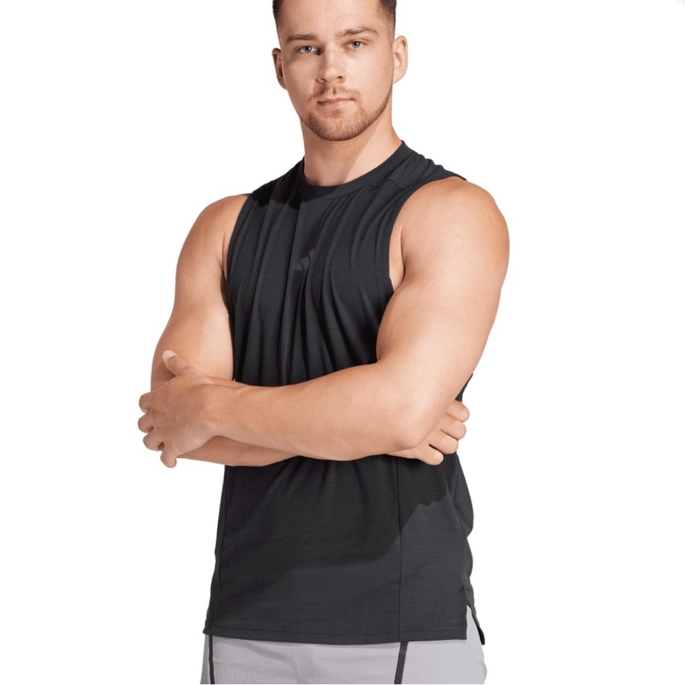 Adidas DESIGNED FOR TRAINING WORKOUT
TANK TOP. Men's Performance